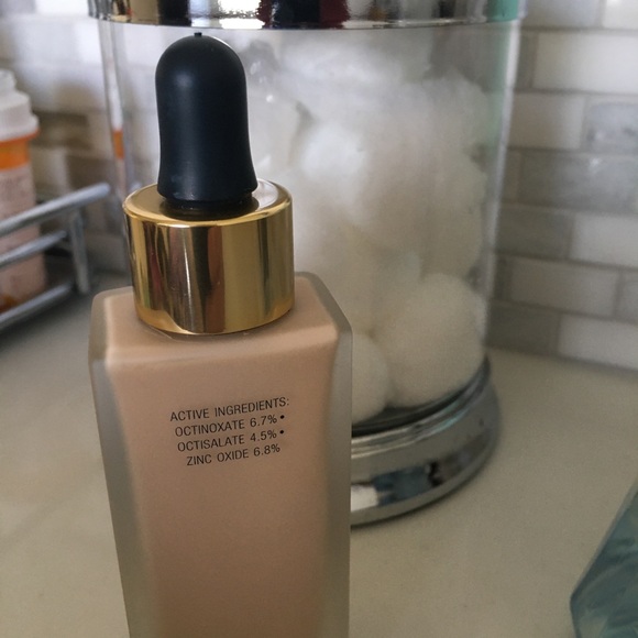 Estée Lauder Futurist SkinTint Serum Foundation. 2N1 Desert Beige. 3/4 full. - Picture 2 of 3